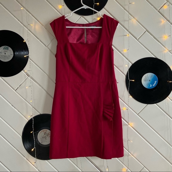 Express Dresses & Skirts - ❤️ Women’s Express sheath deep red M ❤️